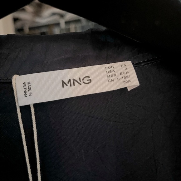 Wrapped satin dress - Picture 5 of 6